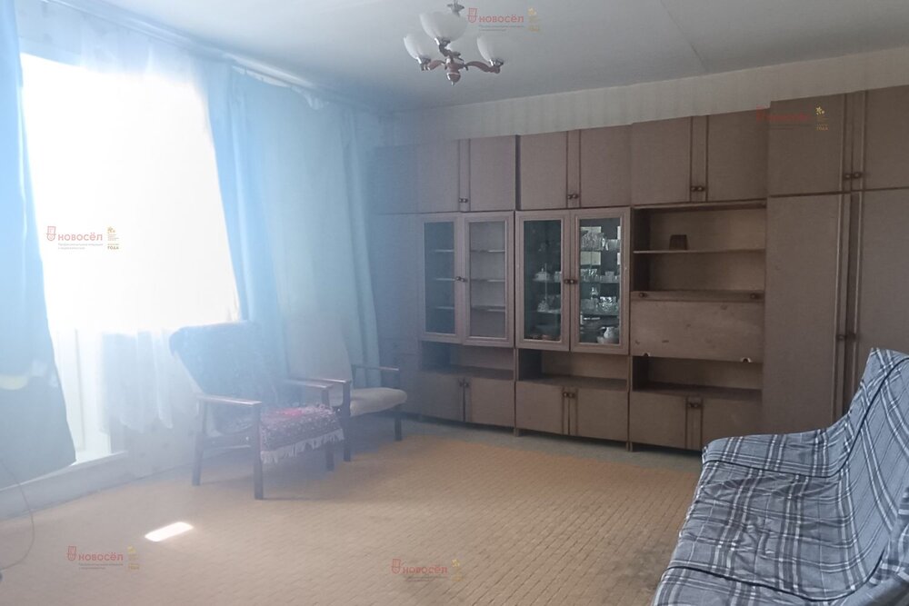 г. Первоуральск, ул. Трубников, 44 (городской округ Первоуральск) - фото квартиры (2)