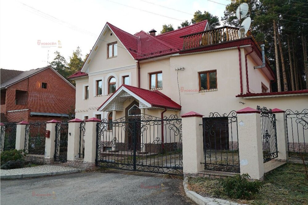 г. Березовский, ул. Маршала Жукова, 12 (городской округ Березовский) - фото коттеджа (3)