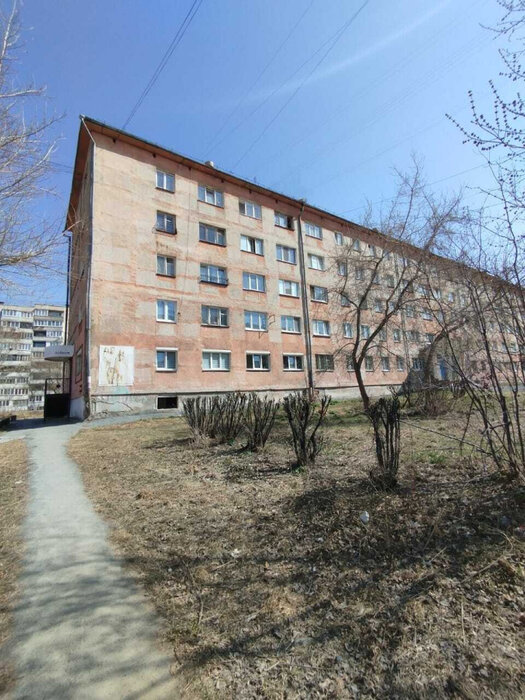 г. Асбест, ул. Челюскинцев, 13 (городской округ Асбестовский) - фото квартиры (2)