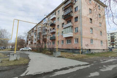 г. Асбест, ул. Победы, 9 (городской округ Асбестовский) - фото квартиры