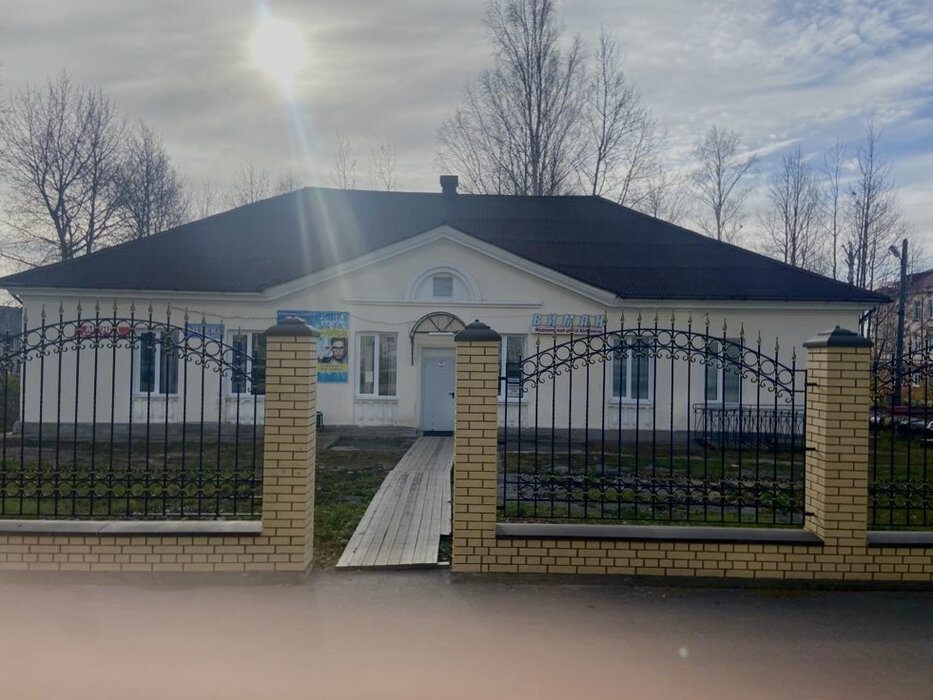 г. Волчанск, ул. Социалистическая, 2 (городской округ Волчанский) - фото торговой площади (1)