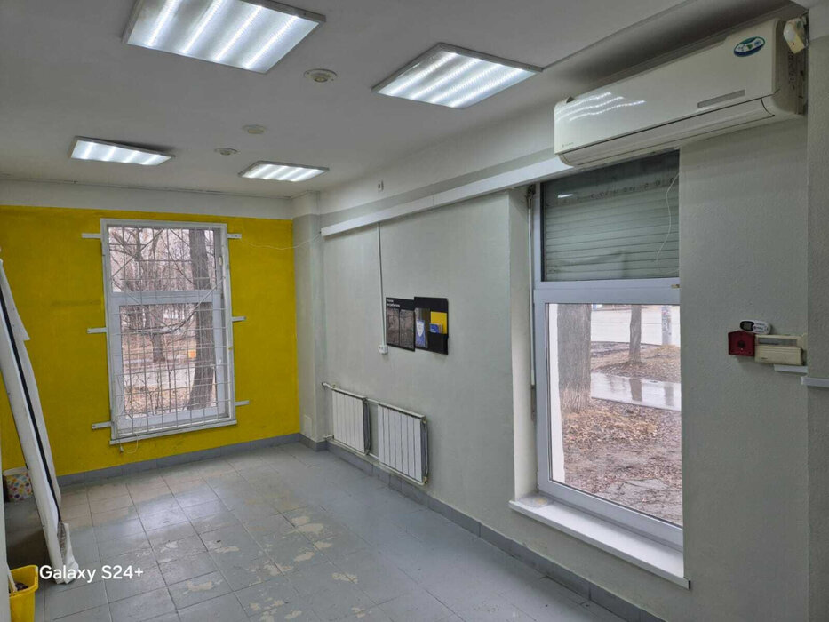 Екатеринбург, ул.Энтузиастов, 24 (Эльмаш) - фото торговой площади (2)