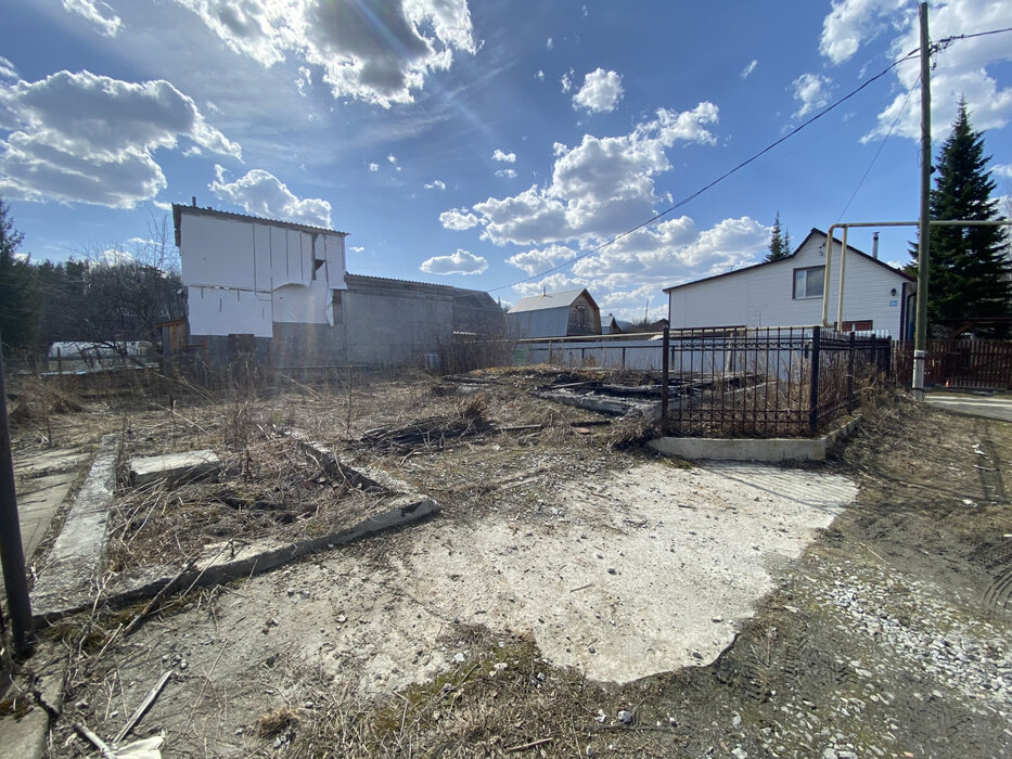 п. Санаторный, СНТ Искра-52 (городской округ Верхняя Пышма) - фото сада (5)