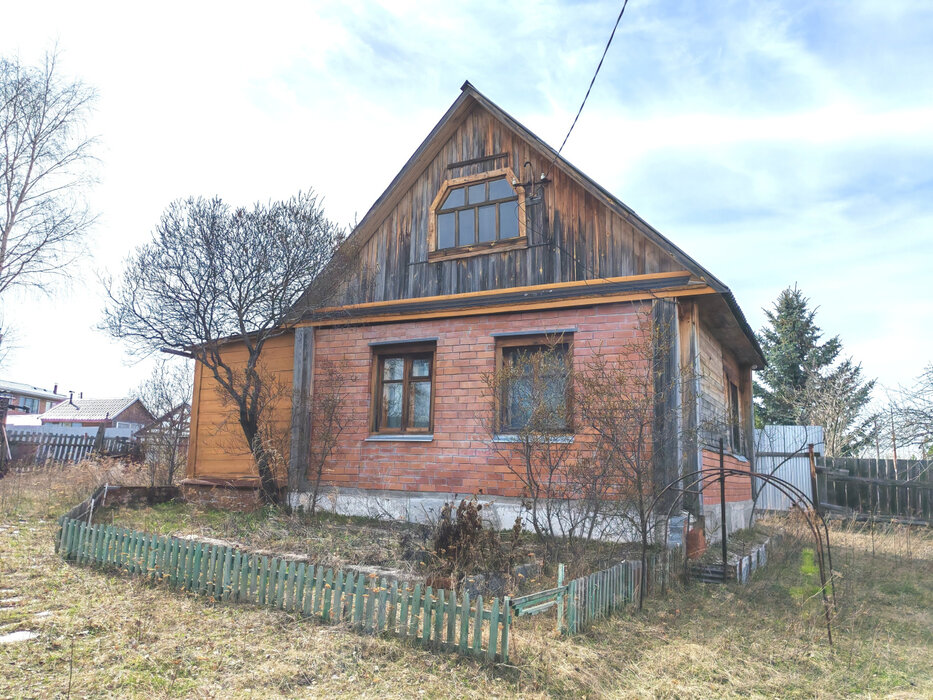 п. Красногвардейский (г.о. Артемовский), СПО № 129 «Красногвардейский», ул. Ромашковая, 17 (городской округ Артемовский) - фото сада (1)