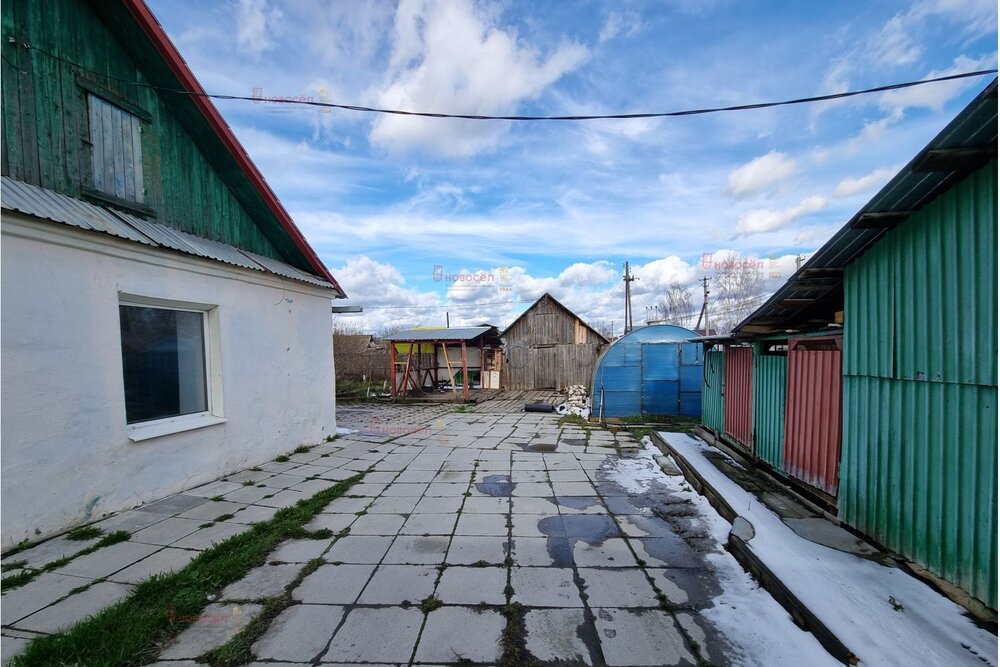 г. Первоуральск, ул. 8 Марта, 31 (городской округ Первоуральск) - фото дома (3)