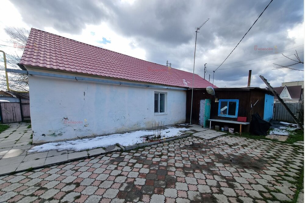 г. Первоуральск, ул. 8 Марта, 31 (городской округ Первоуральск) - фото дома (4)