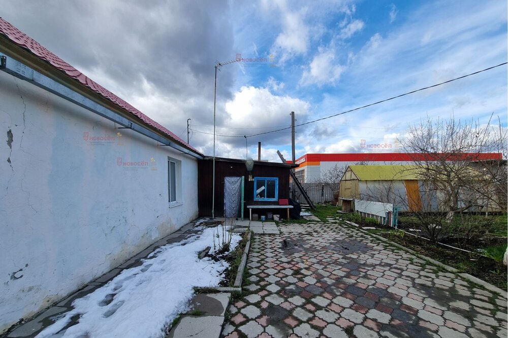 г. Первоуральск, ул. 8 Марта, 31 (городской округ Первоуральск) - фото дома (5)