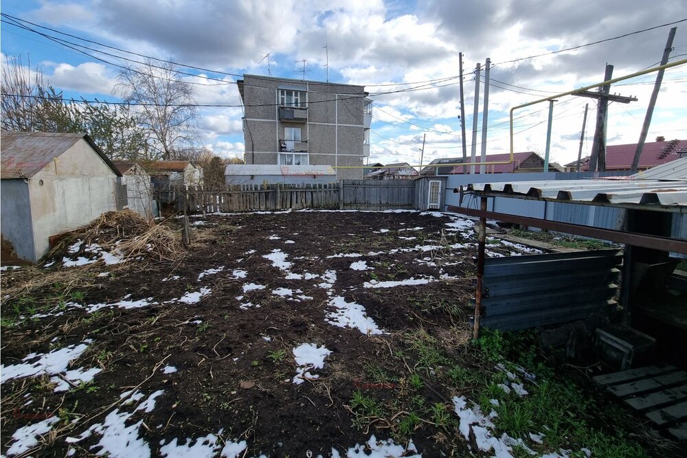 г. Первоуральск, ул. 8 Марта, 31 (городской округ Первоуральск) - фото дома (7)