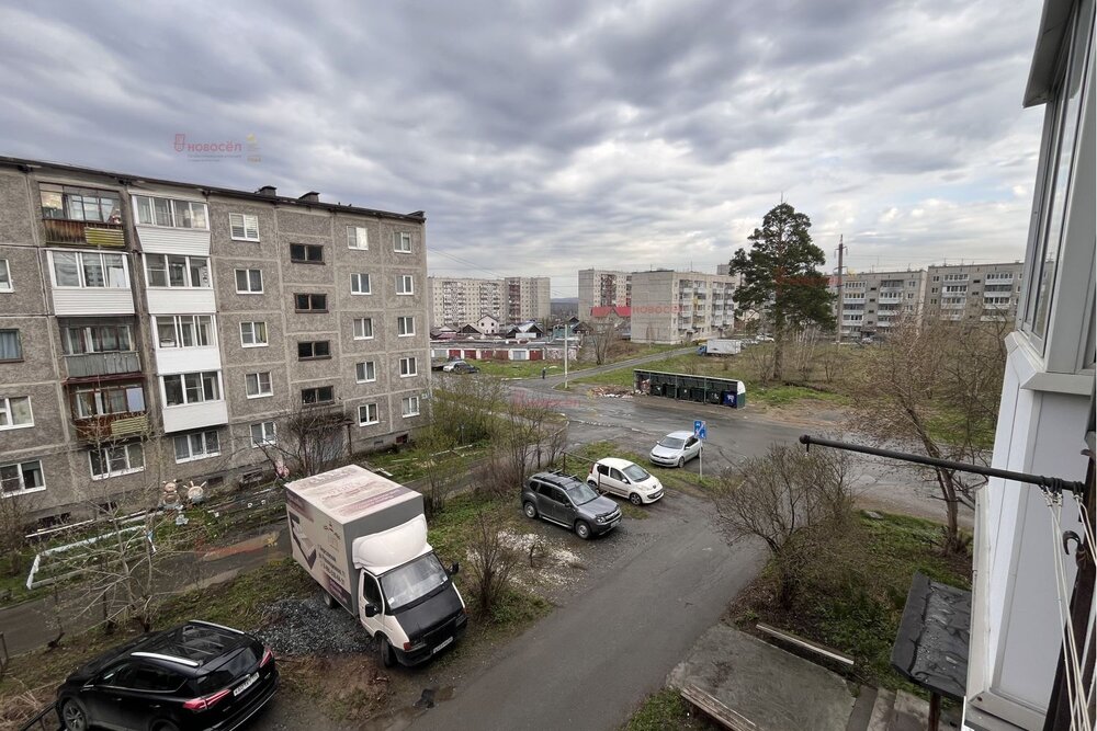 г. Первоуральск, ул. Сантехизделий, 23 (городской округ Первоуральск) - фото квартиры (7)