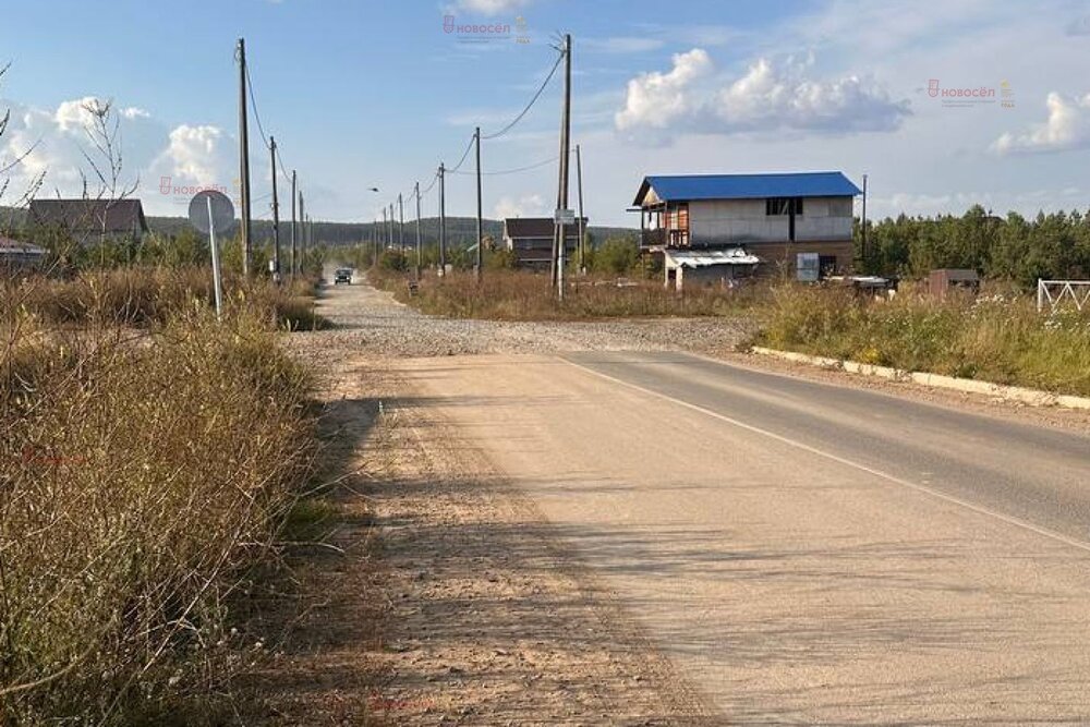 п. Бобровский, ул. Краснодеревцев (городской округ Сысертский) - фото земельного участка (1)