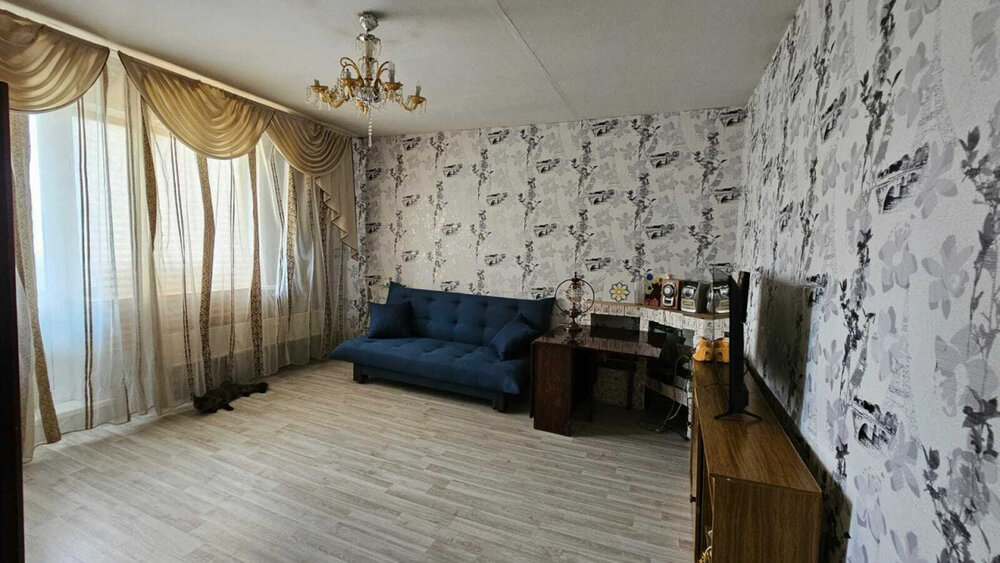 г. Ревда, городской округ Ревда, Пермское направление, 50, ул.Павла Зыкина, 36 (Выберите район) - фото квартиры (1)