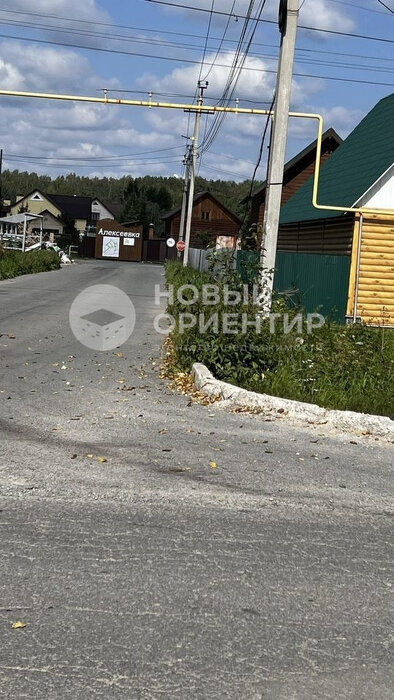 с. Новоалексеевское, ул. Будённого,   (городской округ Первоуральск) - фото земельного участка (3)