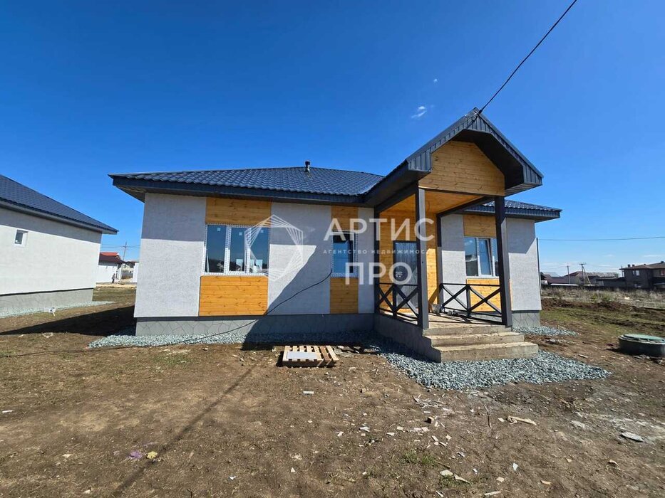 п. Прохладный, ул. Лиственная, 26 (городской округ Белоярский) - фото дома (1)