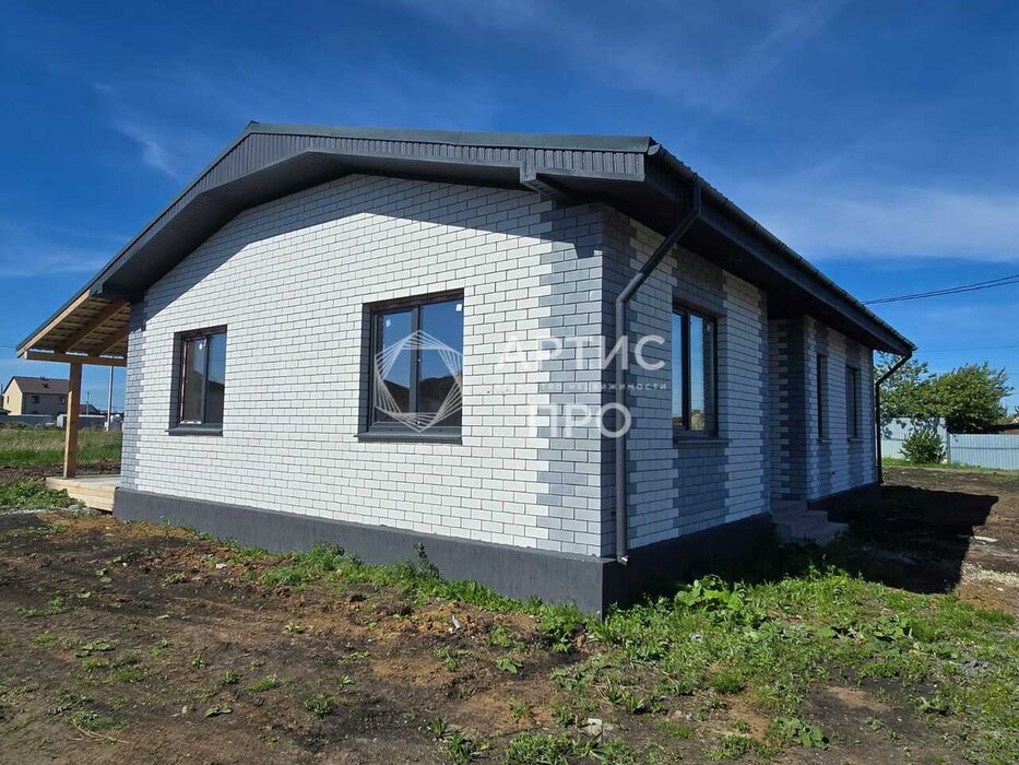 п. Бобровский, ул. Алёшина, 42 (городской округ Сысертский) - фото дома (4)