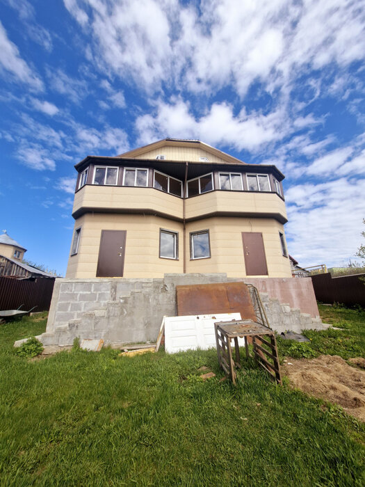г. Арамиль, ул. Щорса, 29 (городской округ Арамильский) - фото дома (2)