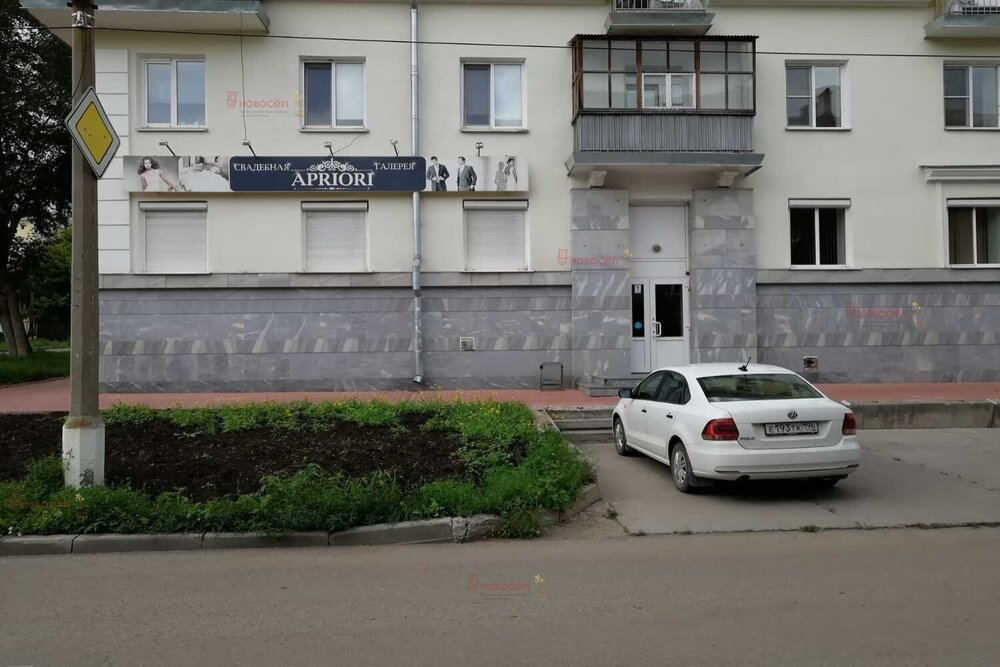 г. Каменск-Уральский, ул. Исетская, 37 (городской округ Каменский) - фото торговой площади (2)