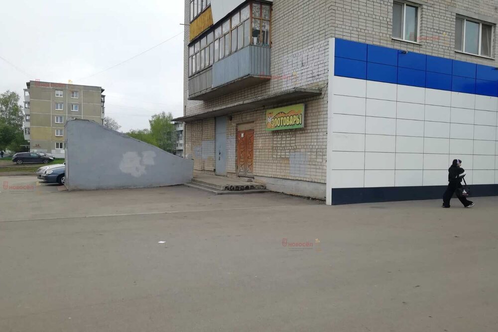 г. Каменск-Уральский, ул. Шестакова, 38 (городской округ Каменский) - фото торговой площади (4)