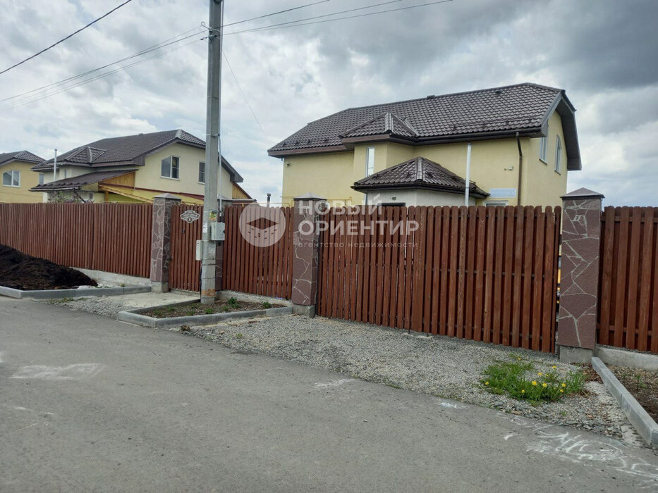 п. Прохладный, ул. Нектарная, 8 (городской округ Белоярский) - фото дома (3)