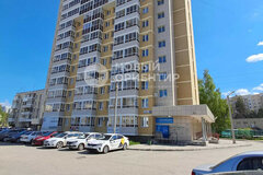 г. Верхняя Пышма, ул. Машиностроителей, 6а (городской округ Верхняя Пышма) - фото квартиры