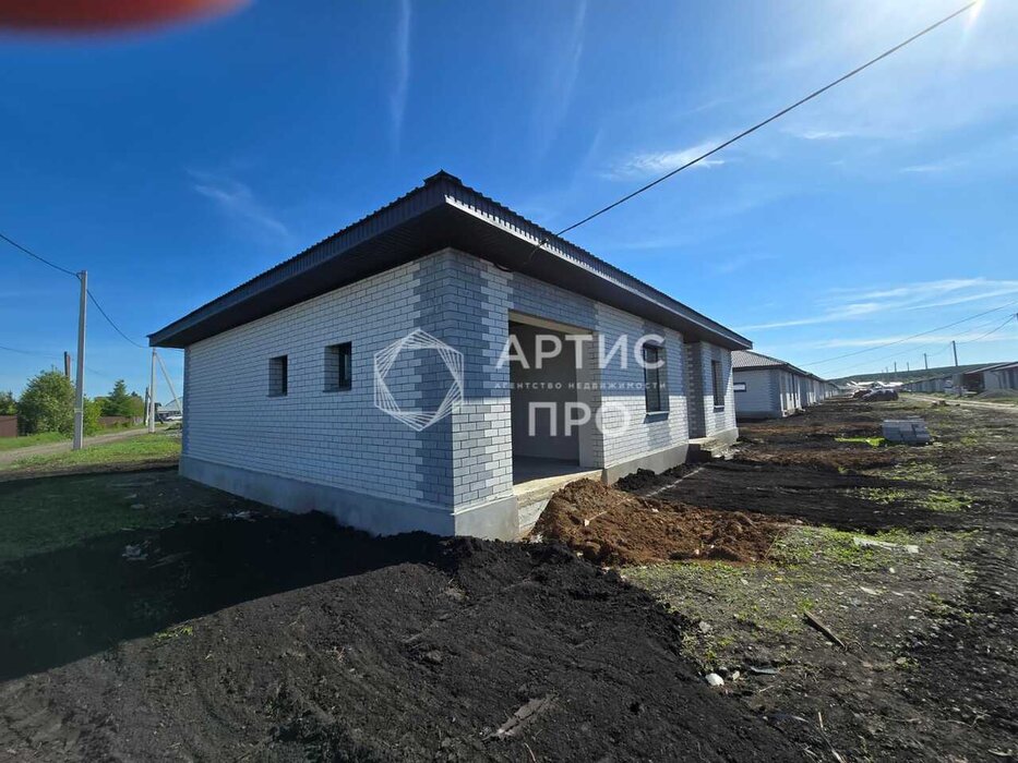 п. Бобровский, ул. Алёшина, 52 (городской округ Сысертский) - фото дома (5)
