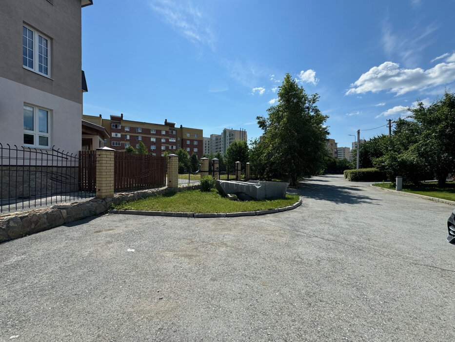 Екатеринбург, ул. Колокольная, 31 (УНЦ) - фото торговой площади (3)