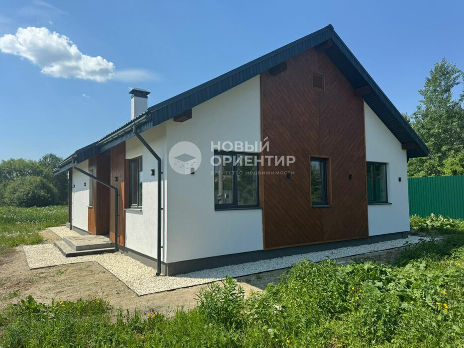 п. Большой Исток, ул. Привольная, 9 (городской округ Сысертский) - фото дома (1)