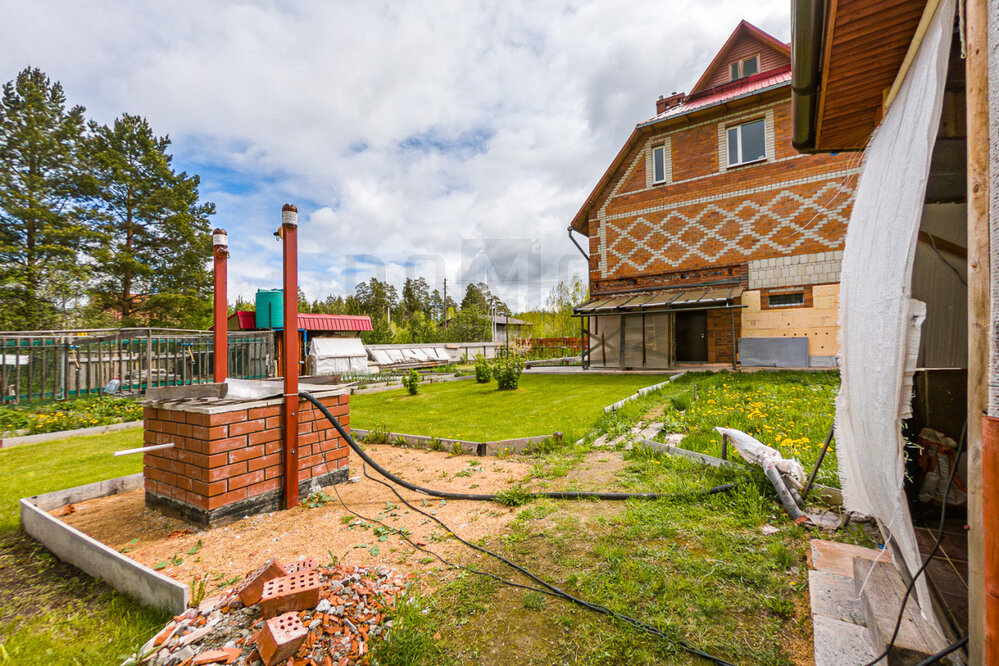 г. Асбест, ул. Новоселов, 27 (городской округ Асбестовский) - фото дома (4)