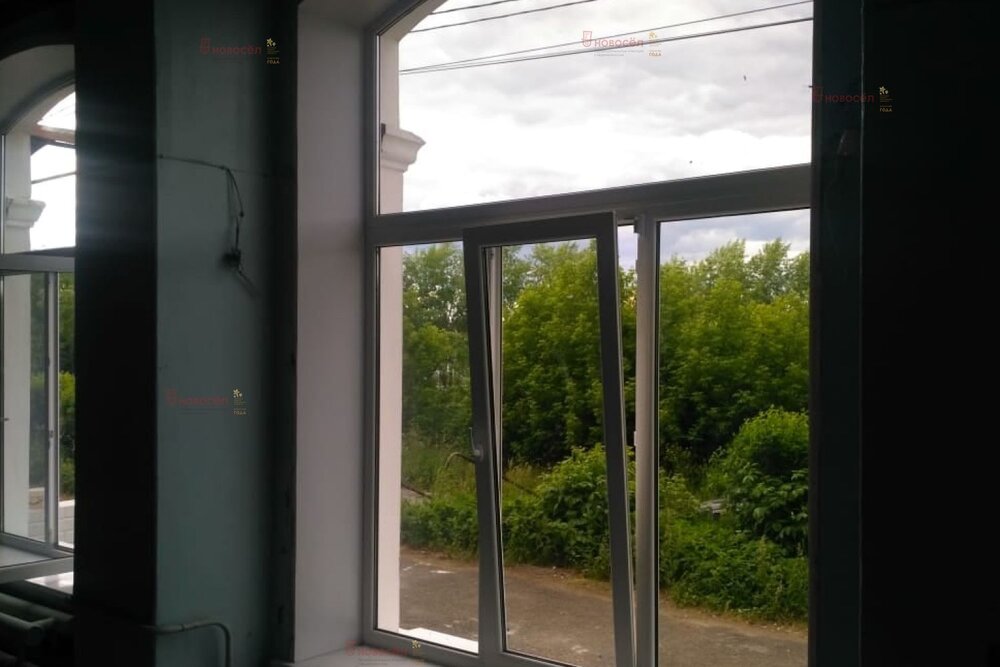 г. Новоуральск, ул. Горького, 6 (городской округ Новоуральский) - фото торговой площади (1)