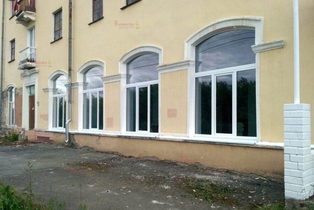 г. Новоуральск, ул. Горького, 6 (городской округ Новоуральский) - фото торговой площади (3)