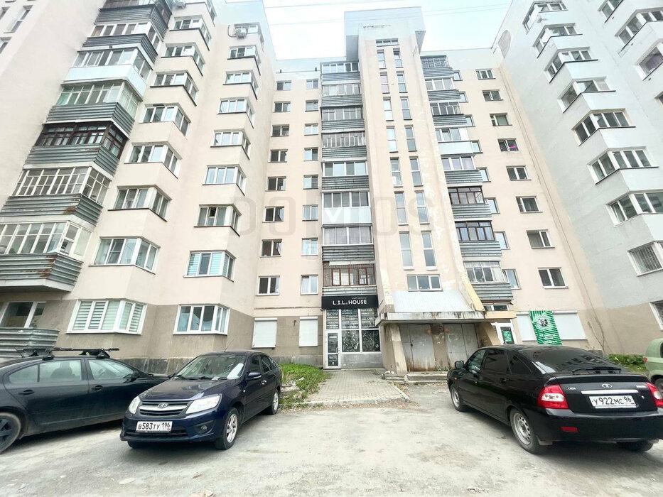 Екатеринбург, ул. Фурманова, 35 (Автовокзал) - фото торговой площади (1)