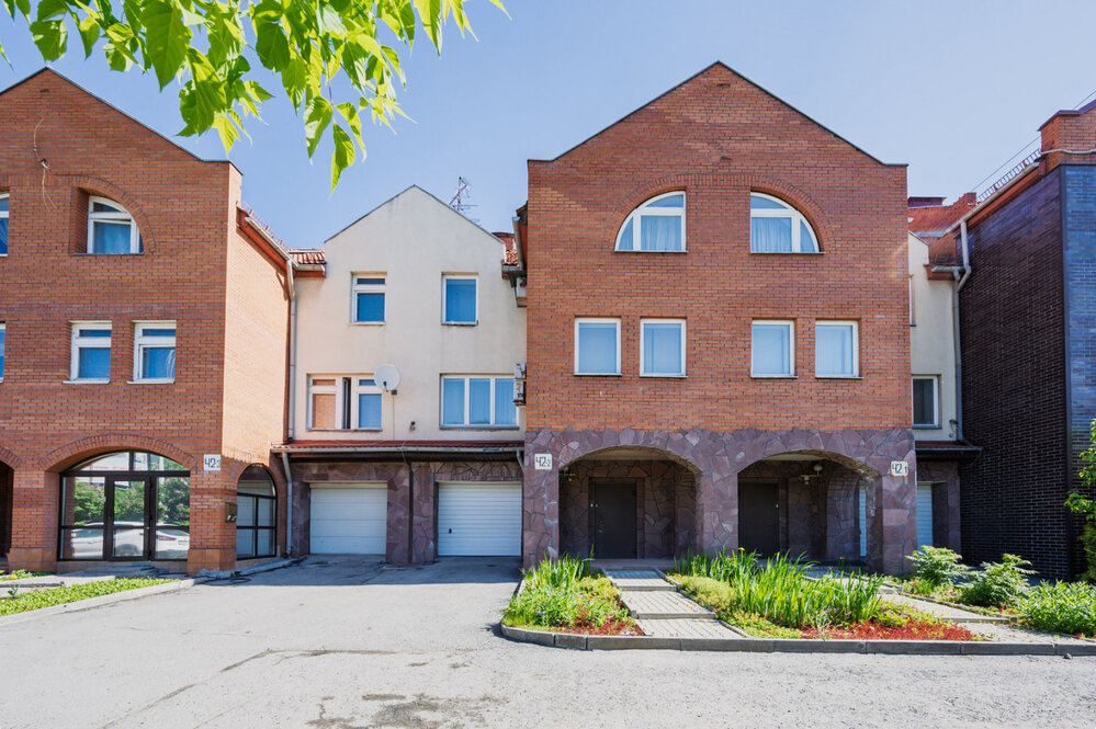 Екатеринбург, ул. Волгоградская, 42 (Юго-Западный) - фото таунхауса (2)