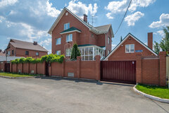 Екатеринбург, ул. Голубичная, 36 (Широкая речка) - фото коттеджа