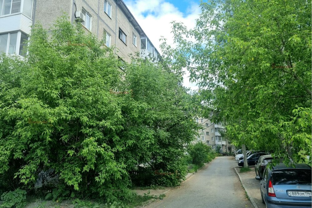 г. Первоуральск, ул. Емлина, 18 (городской округ Первоуральск) - фото квартиры (2)