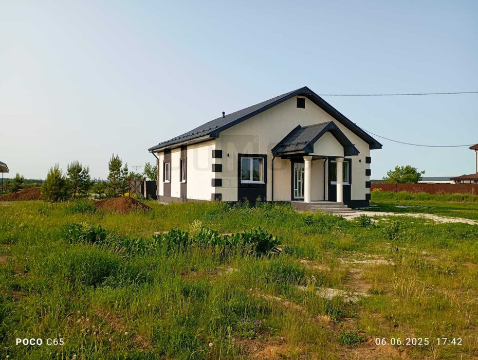 г. Арамиль, ул. Степной, 29 (городской округ Арамильский) - фото коттеджа (3)
