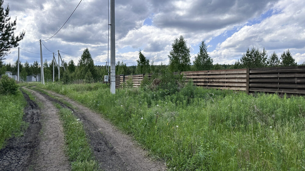 п. Бобровский, ул. Горького, 20 (городской округ Сысертский) - фото земельного участка (5)