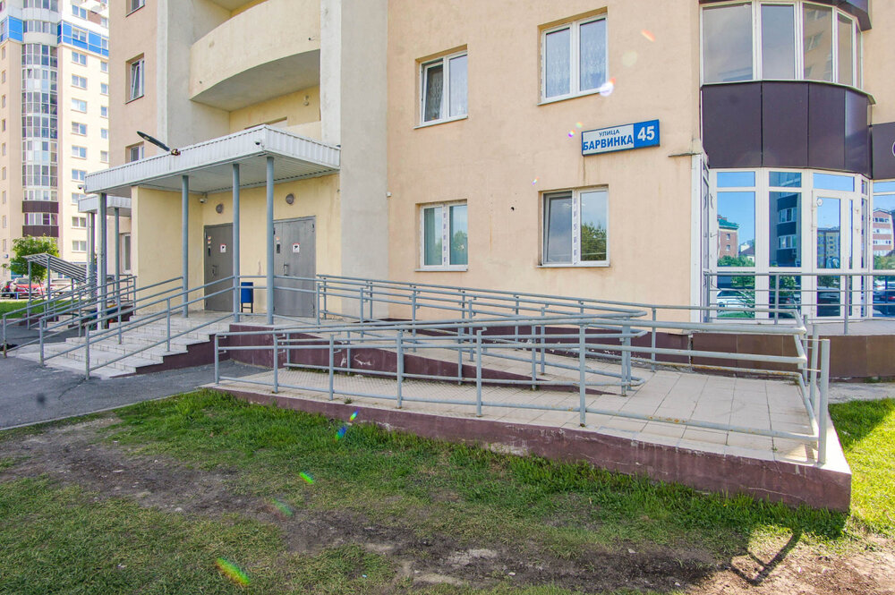 Екатеринбург, ул. Барвинка, 45 (УНЦ) - фото квартиры (2)