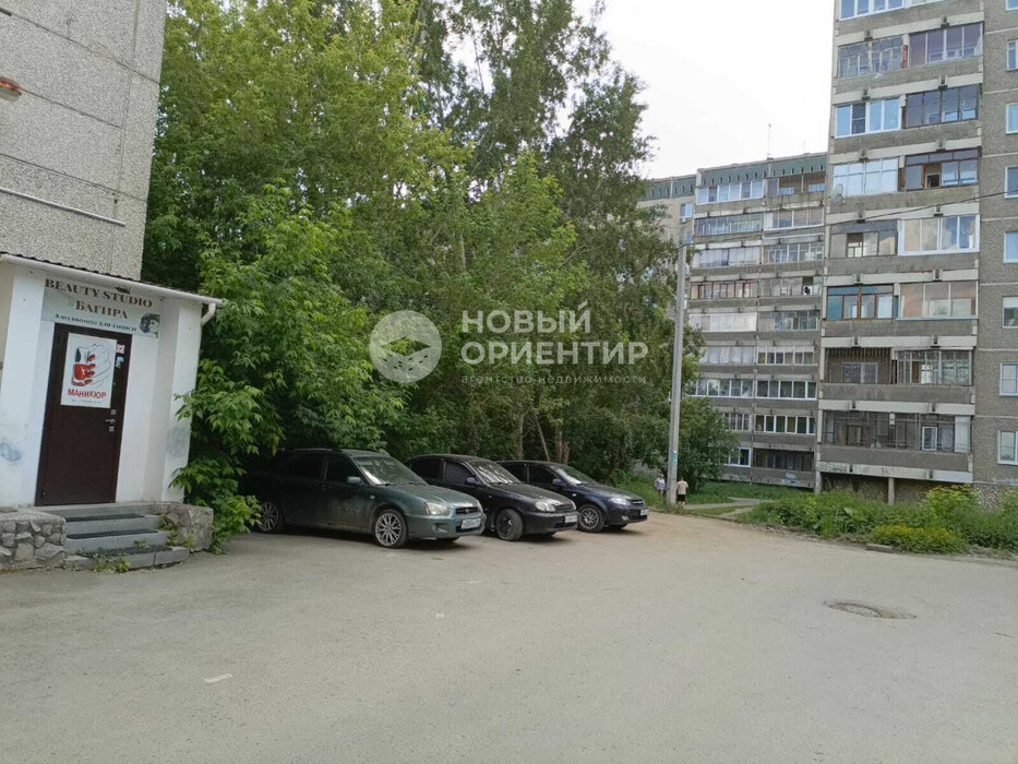 Екатеринбург, ул. Опалихинская, 15 (Заречный) - фото торговой площади (5)