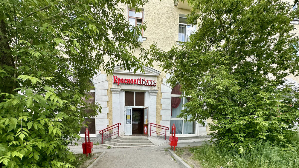 Екатеринбург, ул. Старых Большевиков, 24 (Эльмаш) - фото готового бизнеса (1)