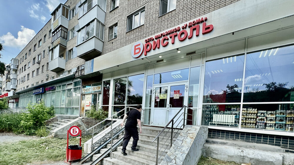 Екатеринбург, ул. Старых Большевиков, 82/2 (Эльмаш) - фото торговой площади (2)