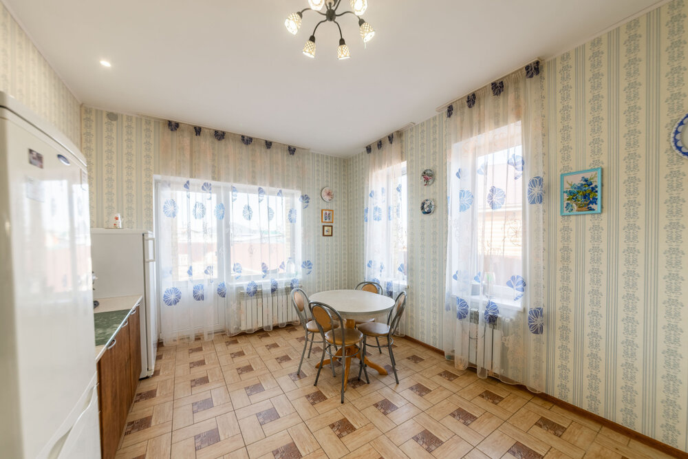 п. Бобровский, ул. Лазурная, 1 (городской округ Сысертский) - фото дома (4)