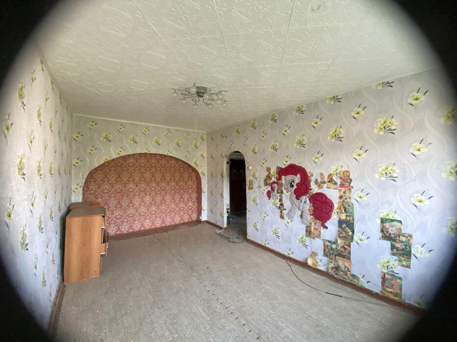п. Рефтинский, ул. Гагарина, 12 (городской округ Рефтинский) - фото комнаты (5)