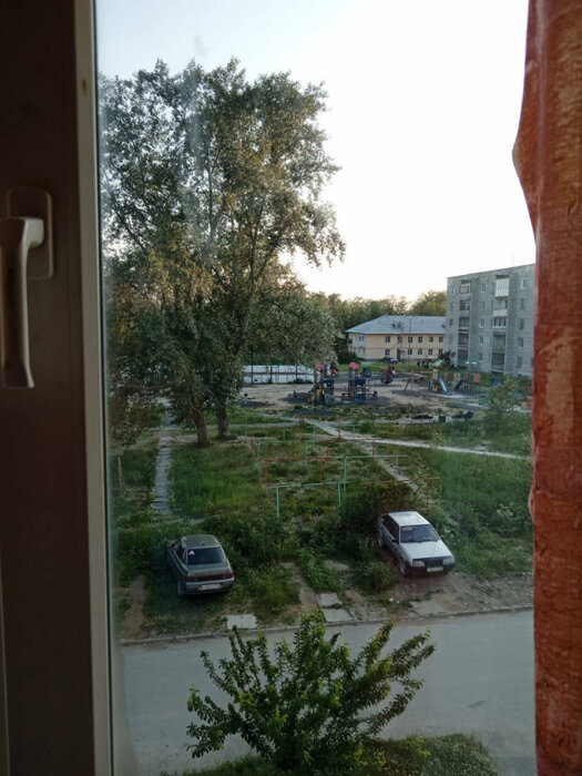поселок городского типа Малышева, ул. Февральская, 1а (городской округ Малышевский) - фото квартиры (1)