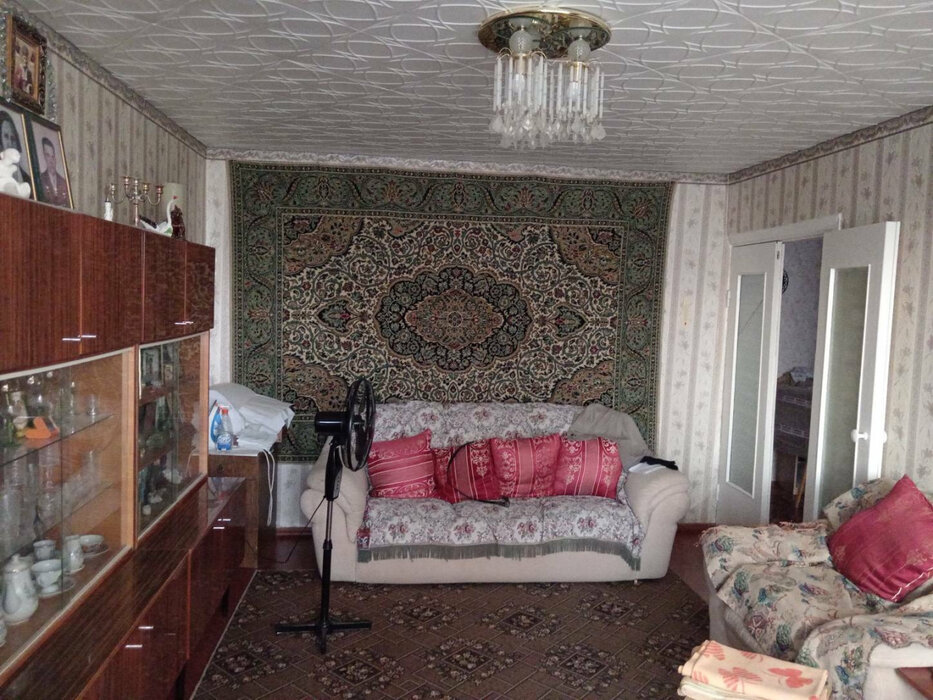 поселок городского типа Малышева, ул. Февральская, 1а (городской округ Малышевский) - фото квартиры (3)