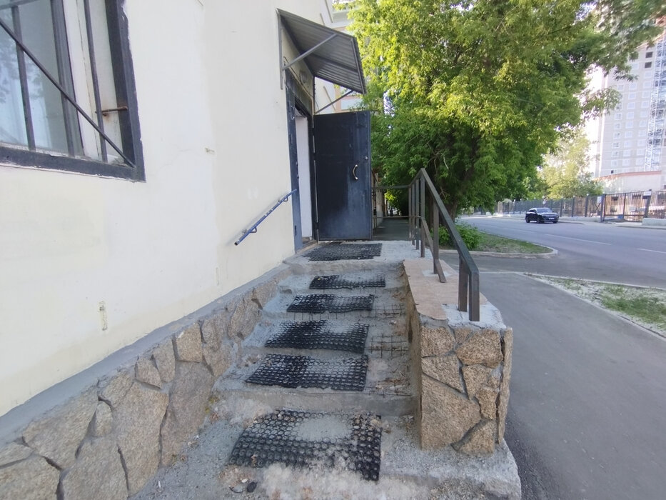 Екатеринбург, ул. Малышева, 141 (Втузгородок) - фото торговой площади (4)
