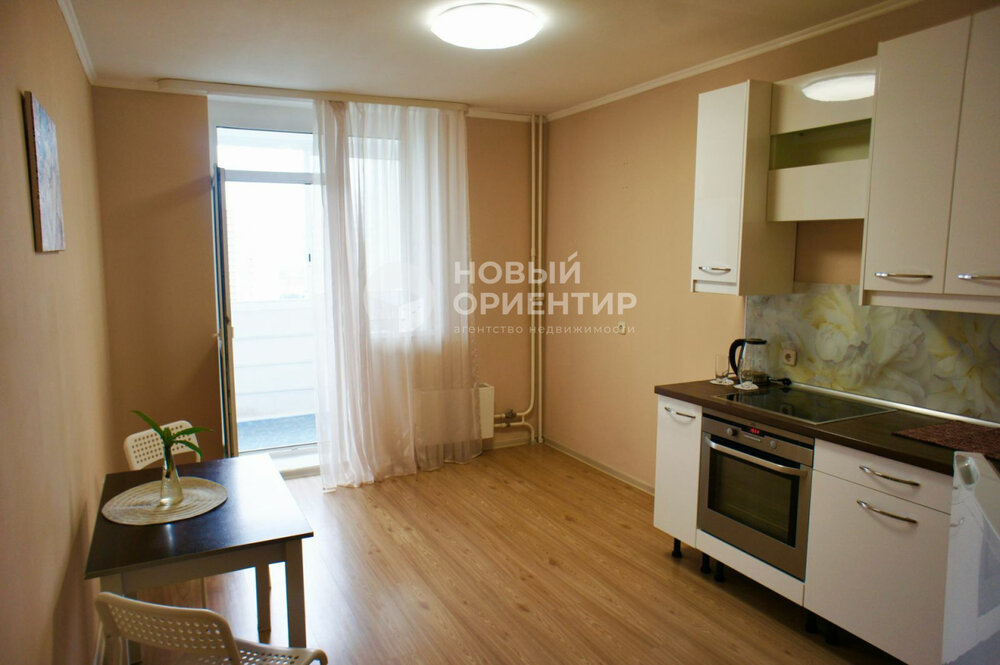 Екатеринбург, ул. Краснолесья, 24 (УНЦ) - фото квартиры (1)