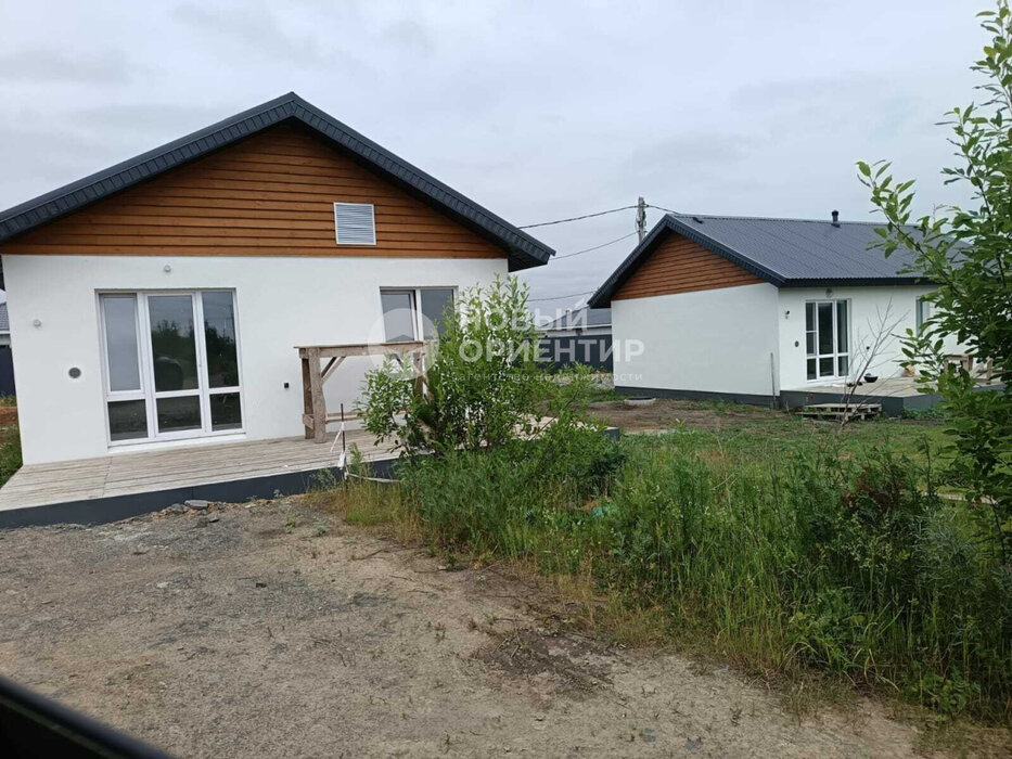 п. Бобровский, ул. Толстого,   (городской округ Сысертский) - фото коттеджа (1)