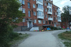 г. Дегтярск, ул. Уральских Танкистов, 6 (городской округ Город Дегтярск) - фото квартиры