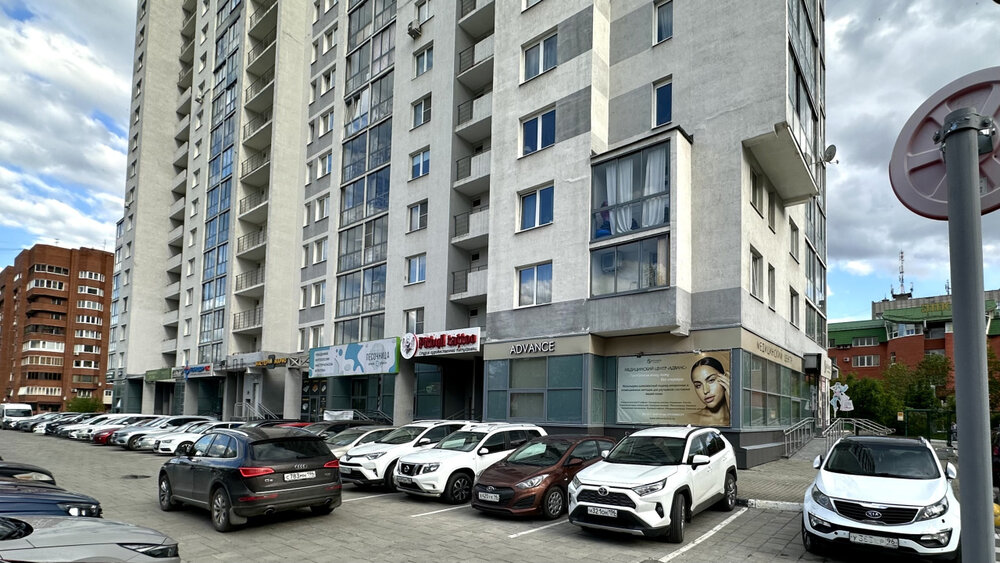 Екатеринбург, ул. Фурманова, 103 (Автовокзал) - фото торговой площади (2)