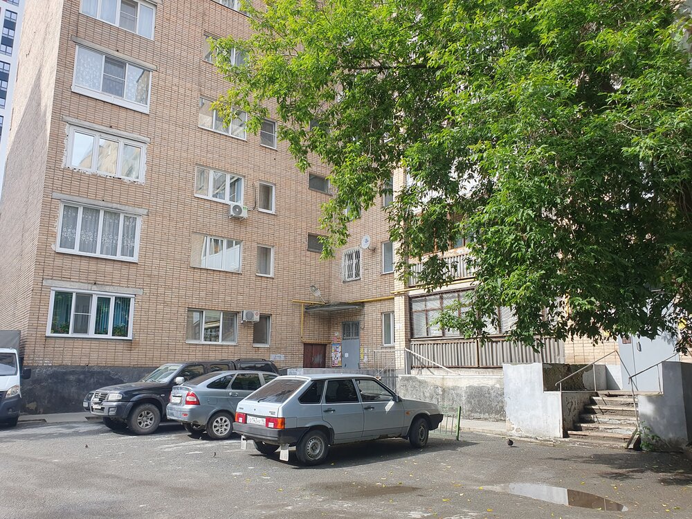 Екатеринбург, ул. Куйбышева, 102 (Шарташский рынок) - фото комнаты (1)