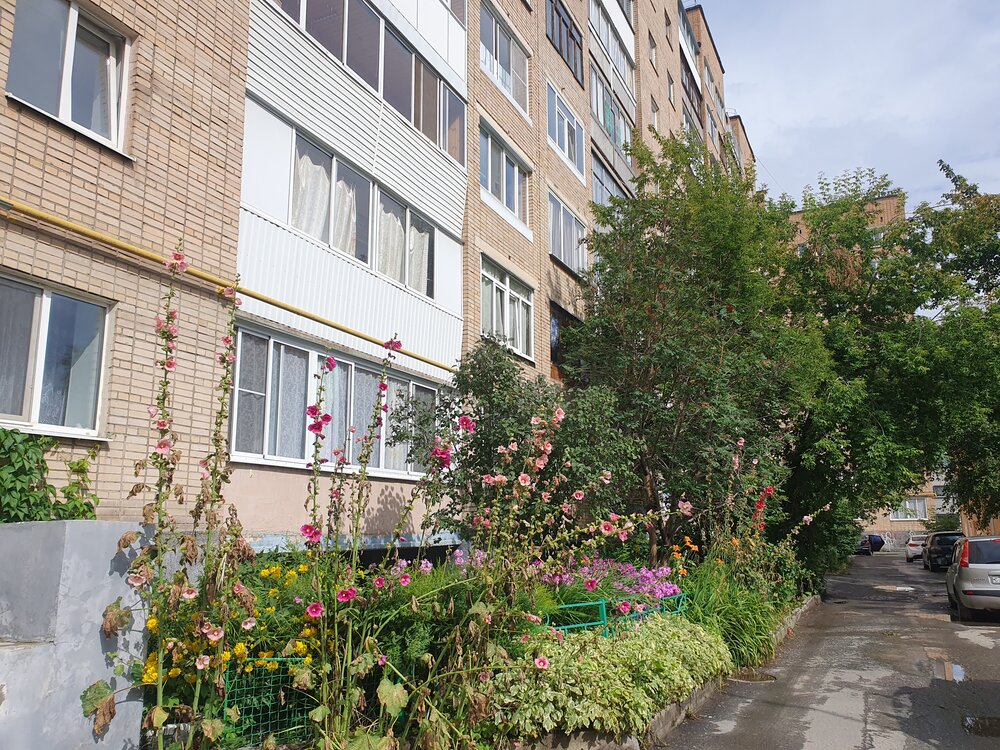 Екатеринбург, ул. Куйбышева, 102 (Шарташский рынок) - фото комнаты (2)